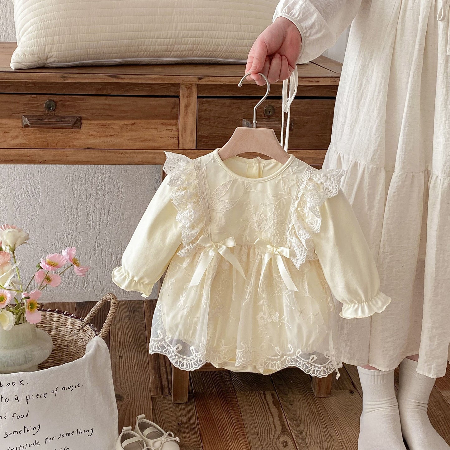 Spring New Arrival Baby Girls Cute Floral Embroidered Tulle Long Sleeves Onesies-5